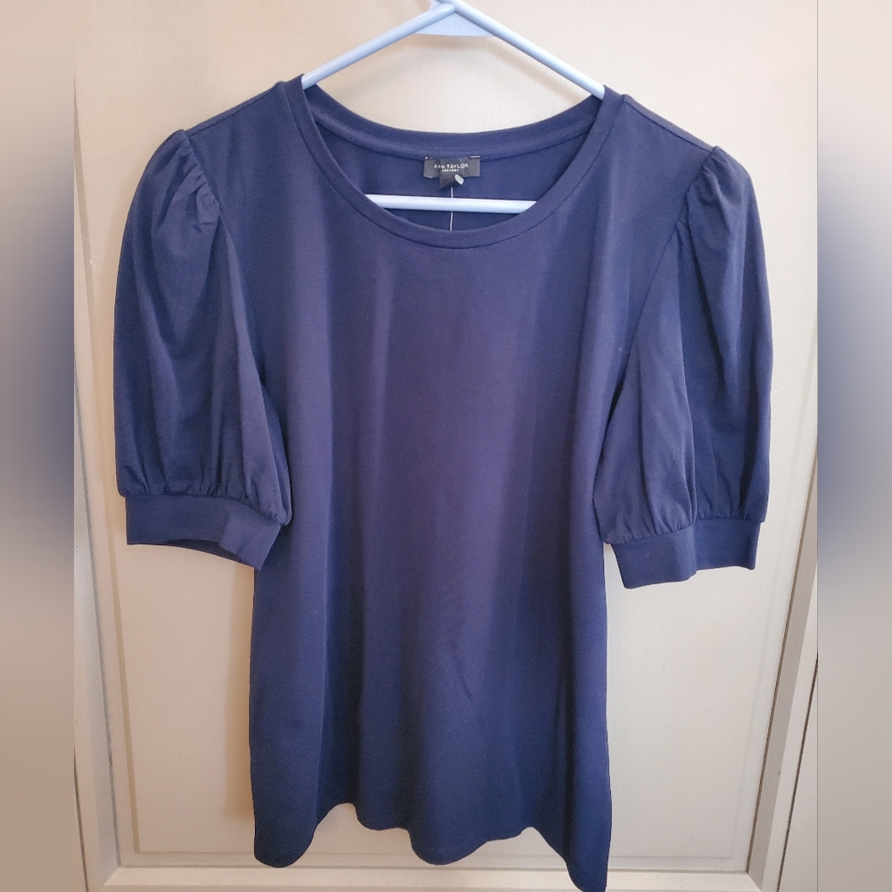 Ann Taylor factory top- Navy, Sz XS